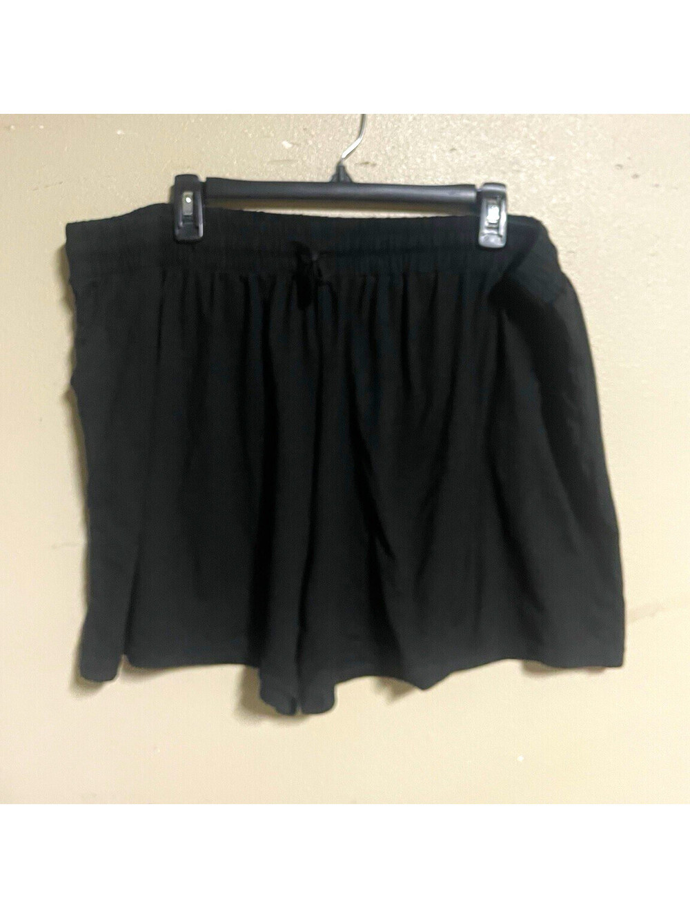 Real Essentials Womens Plus 2X Black Athletic Pull On Shorts 5" Inseam Pockets